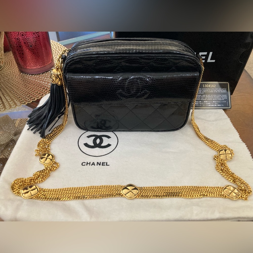 Pre-Loved Authentic Vintage CHANEL Black Lizard Handbag - Picture 9 of 10